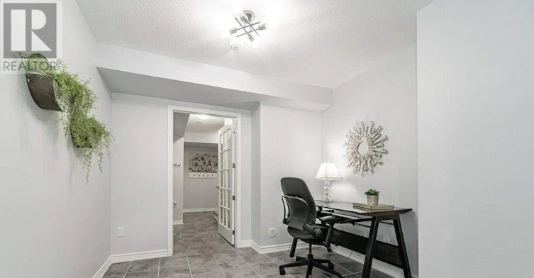 929 Apple Hill Lane, Kitchener, ON, N2R 0L7 - 4