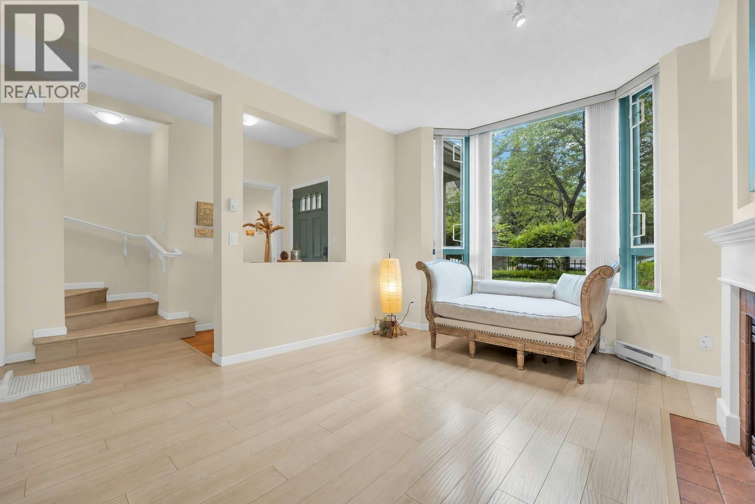 2-6611 Southoaks Crescent, Burnaby, BC, V5E 4L5
