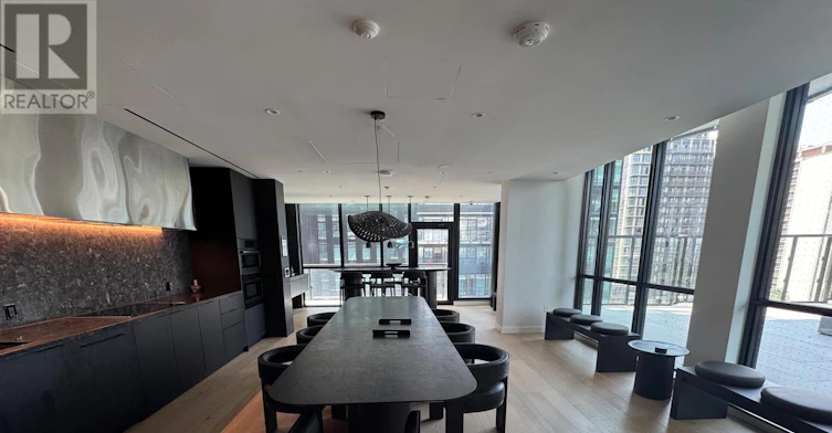 TOWER-LPH12 110 Broadway Avenue SOUTH, Toronto, ON, M4P 1V7 - 21