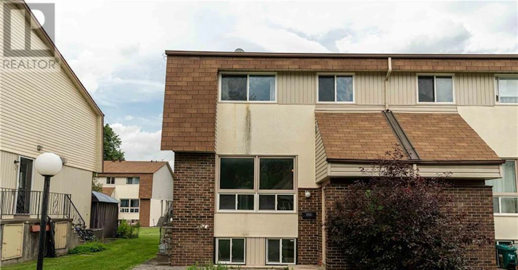 C-20 Forester Crescent, Ottawa, ON, K2H 8X9