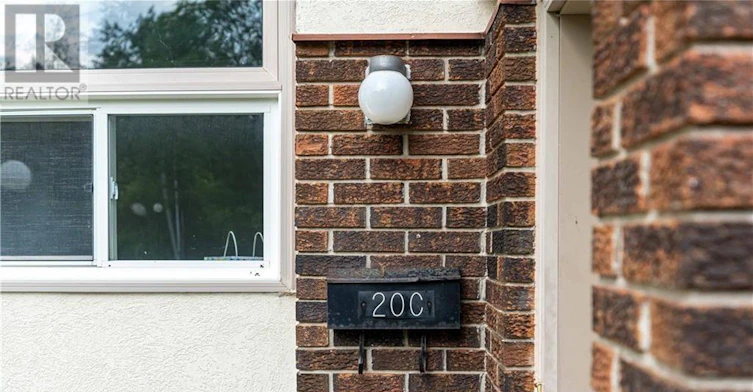 C-20 Forester Crescent, Ottawa, ON, K2H 8X9 - 3