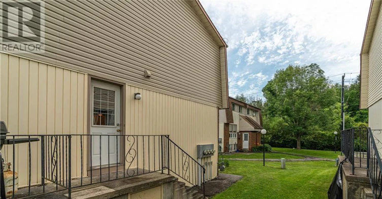 C-20 Forester Crescent, Ottawa, ON, K2H 8X9 - 5