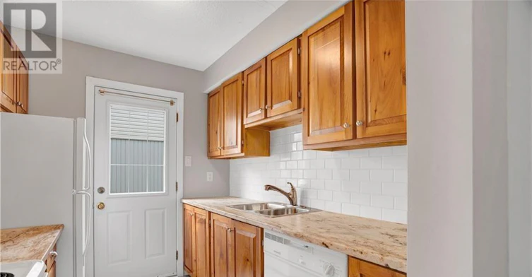 C-20 Forester Crescent, Ottawa, ON, K2H 8X9 - 18