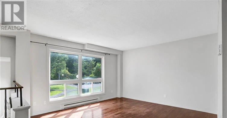C-20 Forester Crescent, Ottawa, ON, K2H 8X9 - 9