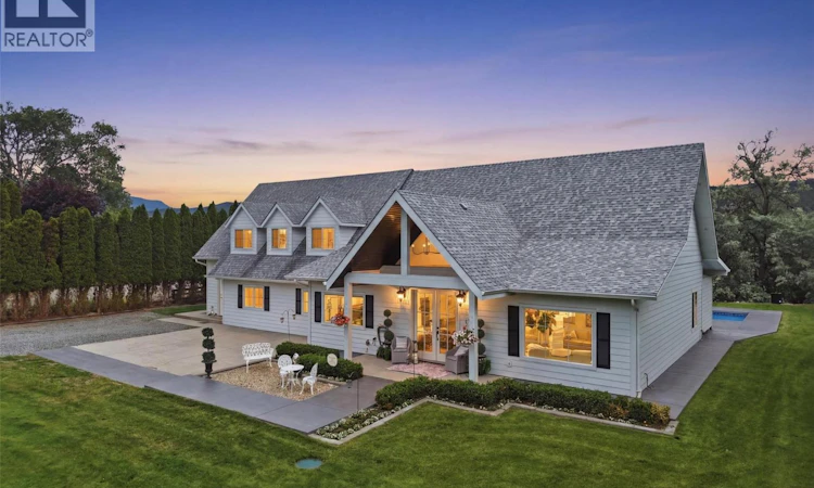 3724 Shuswap Road