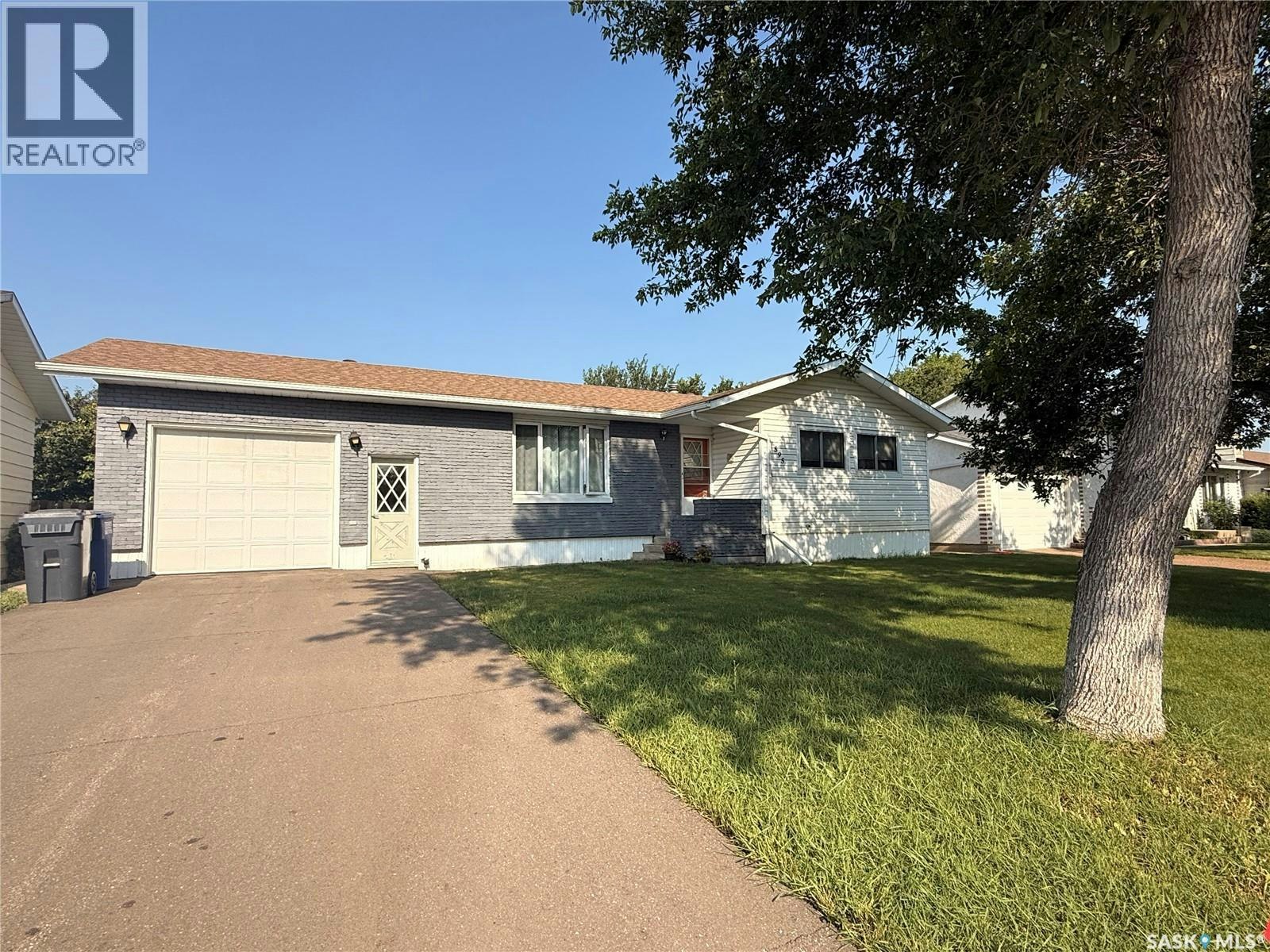 595 9th Street W, Shaunavon, SK, S0N 2M0