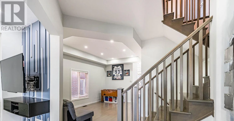18 Monkton Circle, Brampton, ON, L6Y 0X1 - 10