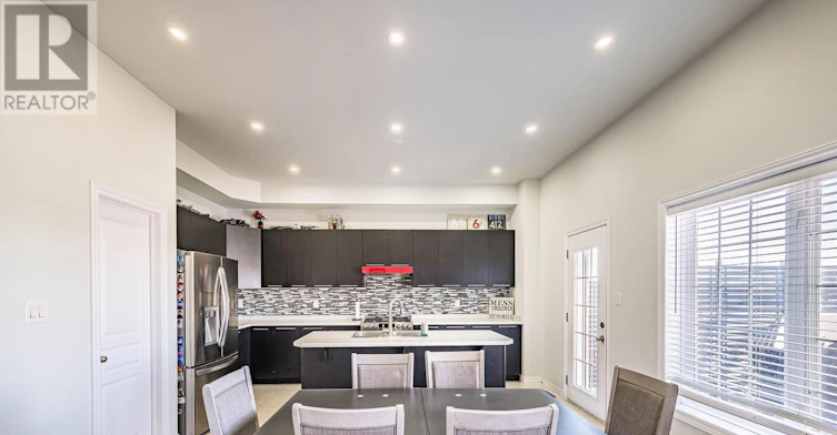 18 Monkton Circle, Brampton, ON, L6Y 0X1 - 16