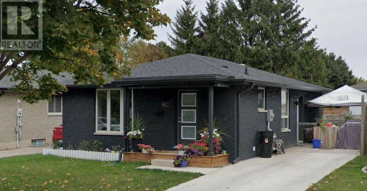MAIN-162 Speight Boulevard, London, ON, N5V 3J5