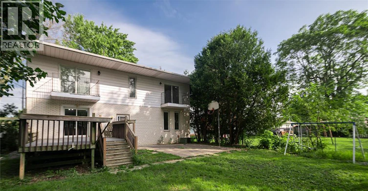 Upper-16 Eugenie, Chatham-Kent, ON, N7M 3Y8 - 4