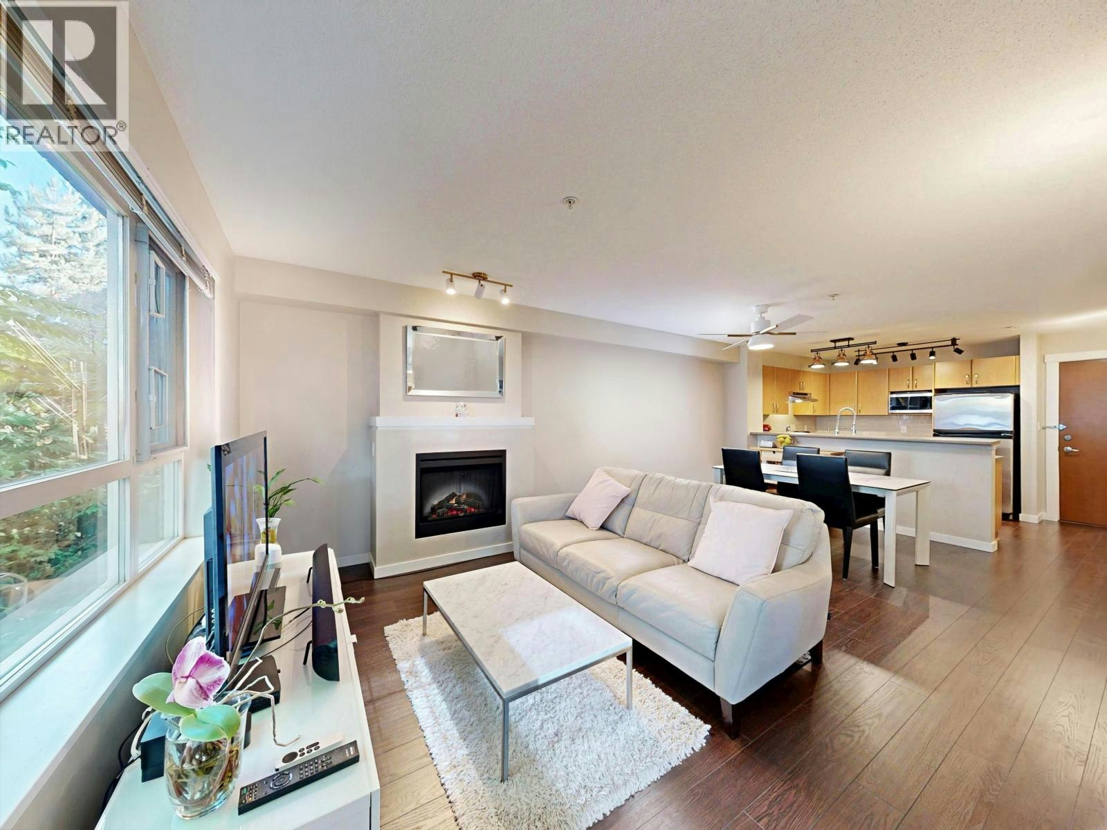 207-4783 Dawson Street, Burnaby, BC, V5C 0A8