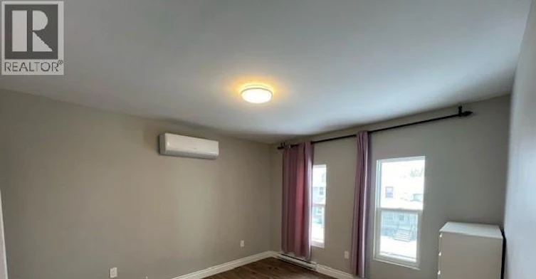 UPPER-746 Dougall Avenue, Windsor, ON, N9A 4P8 - 8