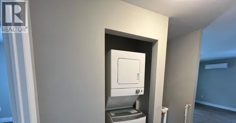 UPPER-746 Dougall Avenue, Windsor, ON, N9A 4P8 - 6