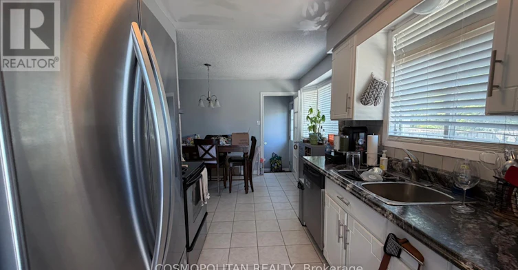 7421 Jubilee Drive, Niagara Falls, ON, L2G 7J2 - 3