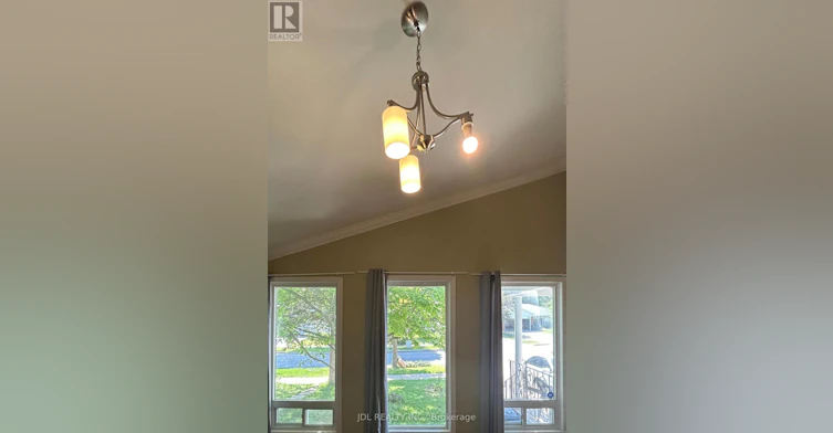 MAIN FLOOR-23 Pineway Blvd Boulevard W, Toronto, ON, M2H 1A3 - 4
