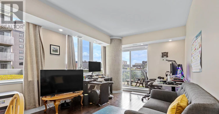 406-179 Metcalfe Street, Ottawa, ON, K2P 1P7 - 4