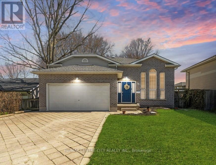 19 Dell Drive, Strathroy, ON, N7G 1C6