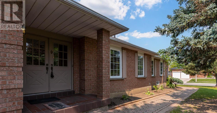 1572 Cartier Court, Mississauga, ON, L5M 4B3 - 3