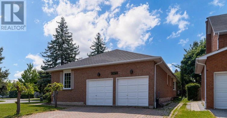 1572 Cartier Court, Mississauga, ON, L5M 4B3 - 2