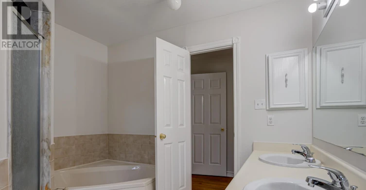 1572 Cartier Court, Mississauga, ON, L5M 4B3 - 20