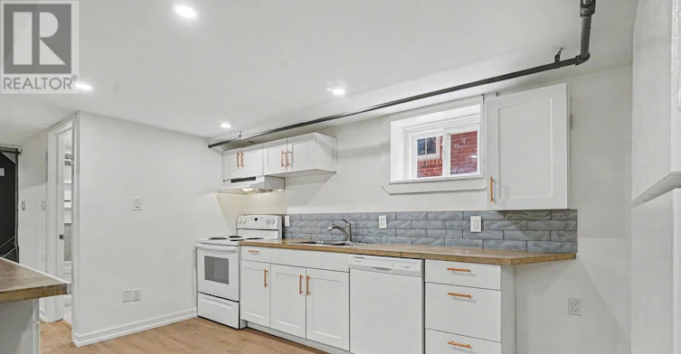 5-10 Fir Avenue, Toronto, ON, M4E 1B5 - 13