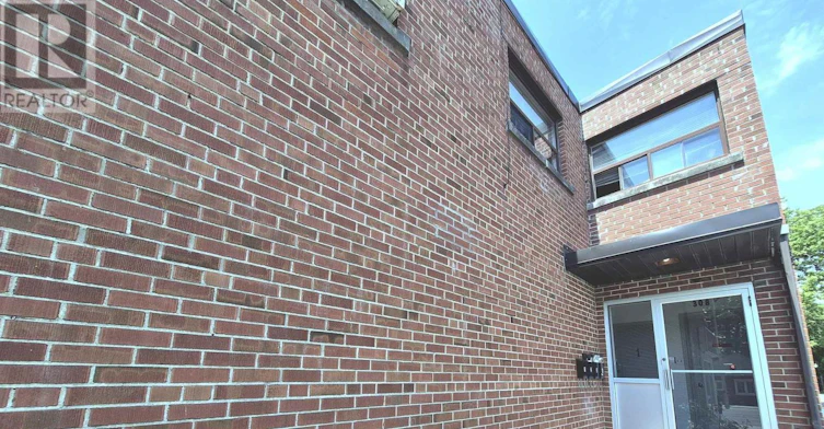 3-308 Lakeshore Road W, Mississauga, ON, L5H 1G8 - 2
