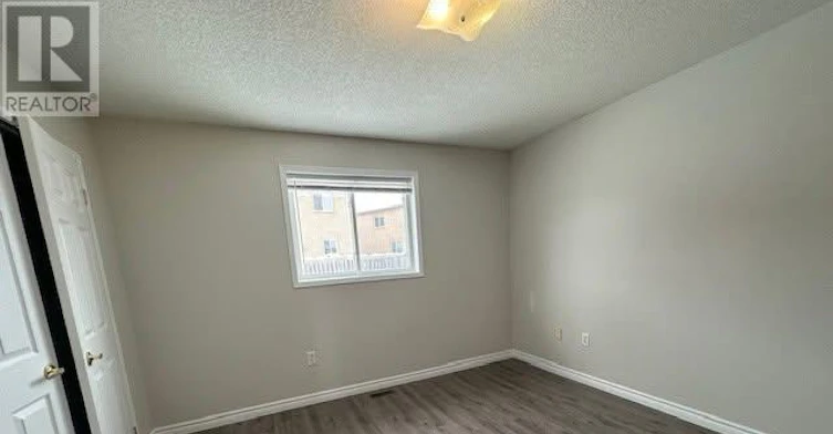 22 Larkin Drive, Barrie, ON, L4M 7A9 - 6