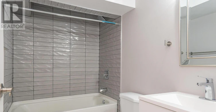 LOWER-208 Giltspur Drive, Toronto, ON, M3L 1N5 - 17
