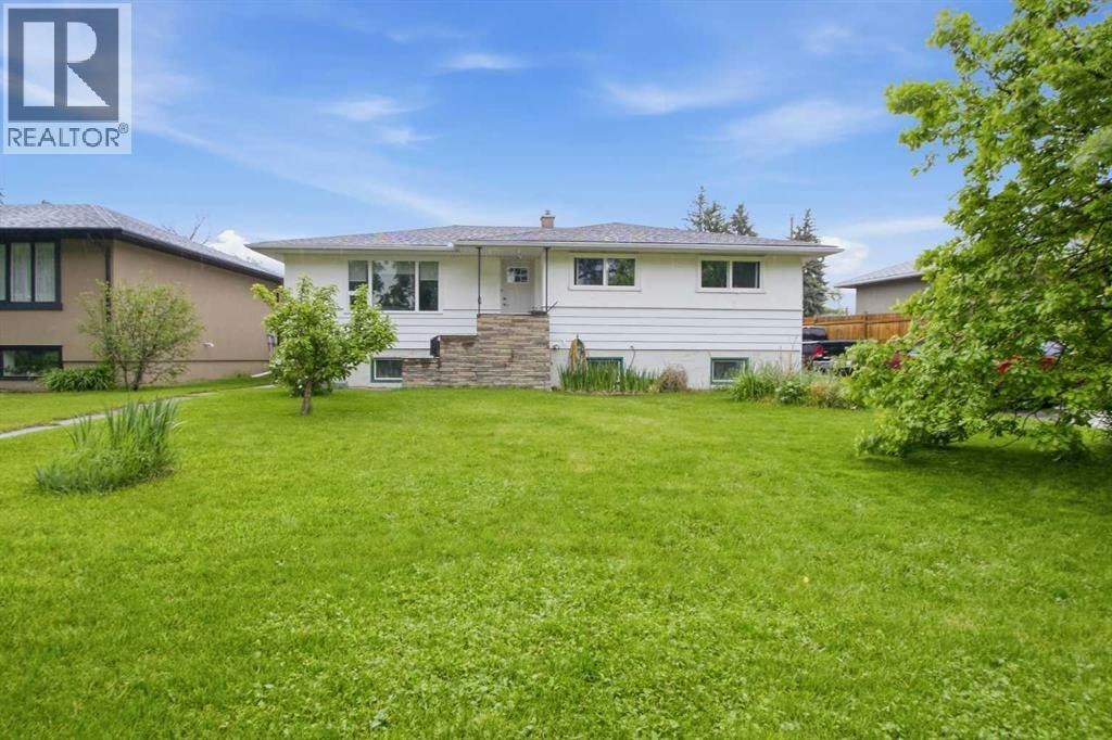 2026 27 Street SE, Calgary, AB, T2B 0P7