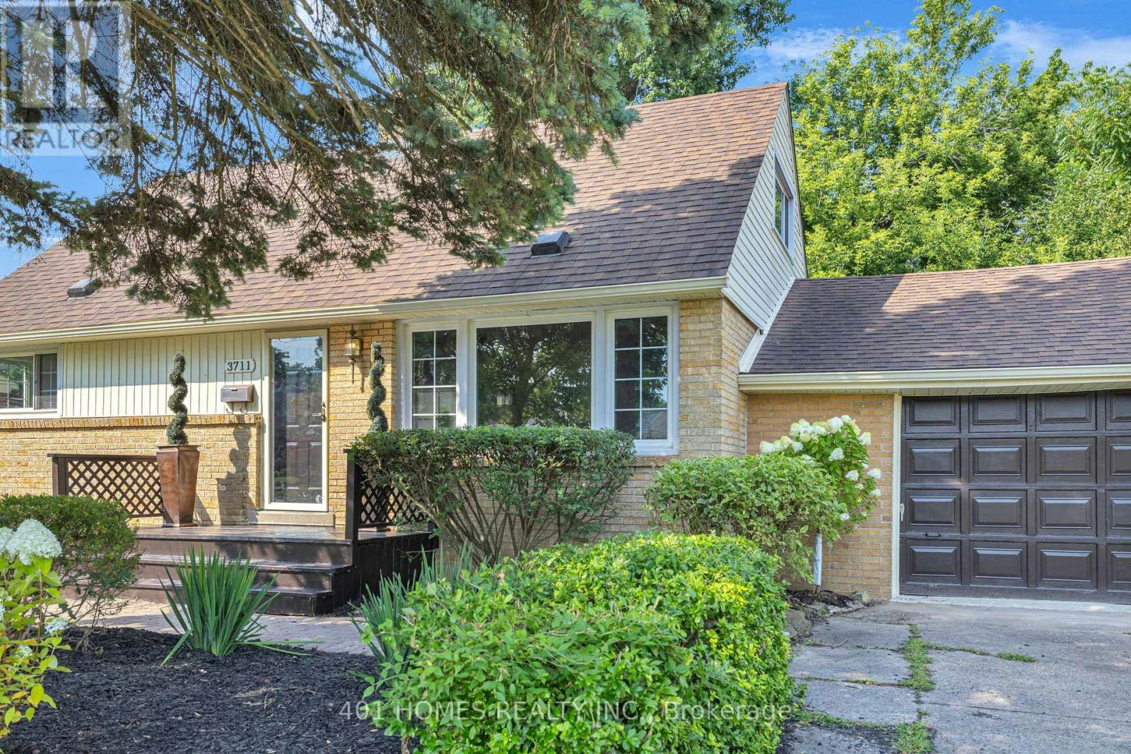 3711 Dandurand Boulevard, Windsor, ON, N9E 2G4