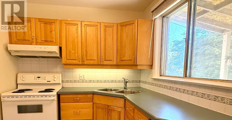 MAIN-1298 Minden Street, Oshawa, ON, L1J 3R4 - 3