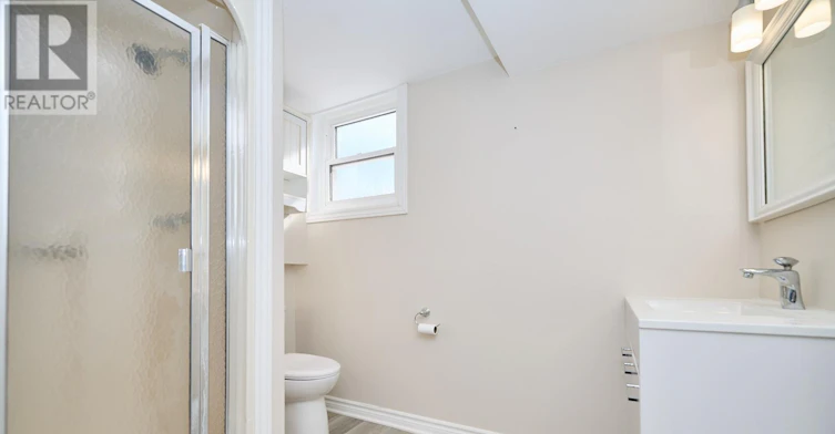 LOWER-100 Larchwood Circle, Welland, ON, L3C 6T3 - 6