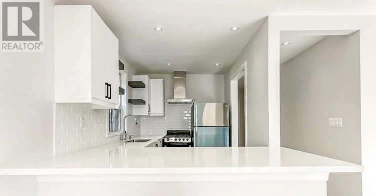 2-237 Lakeshore Road E, Mississauga, ON, L5G 1G8 - 4
