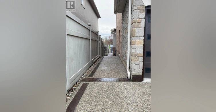 BSMT-137 Spring Azure Crescent, Oakville, ON, L6L 6V8 - 2