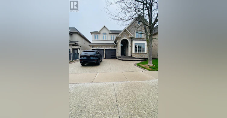 BSMT-137 Spring Azure Crescent, Oakville, ON, L6L 6V8