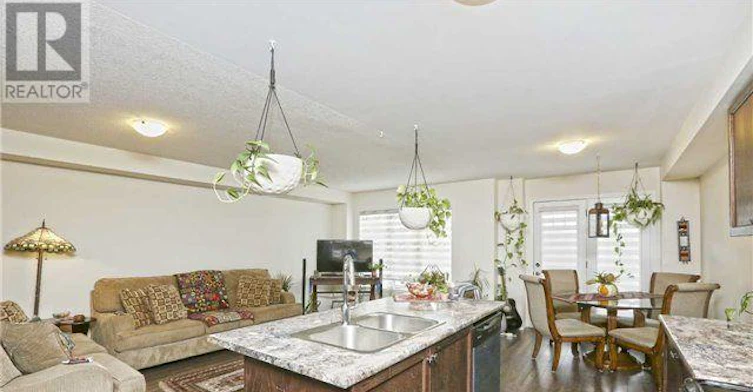 UPPER LEVEL-92 Golden Springs Drive, Brampton, ON, L7A 0C7 - 3