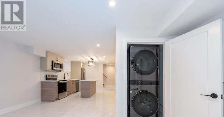 B-31 Mariposa Avenue, Toronto, ON, M6N 4A1 - 15