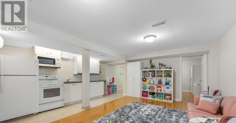 66 Carrier Crescent, Vaughan, ON, L6A 0T8 - 4