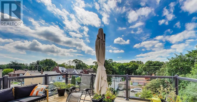 UPPER 2ND/3RD-27 St Johns Road, Toronto, ON, M6P 1T7 - 33