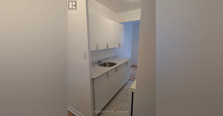 117 Cosburn Avenue, Toronto, ON, M4J 2L1 - 8