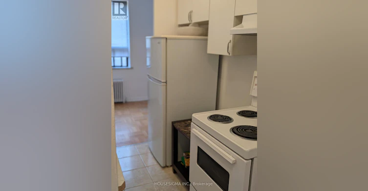 117 Cosburn Avenue, Toronto, ON, M4J 2L1 - 9