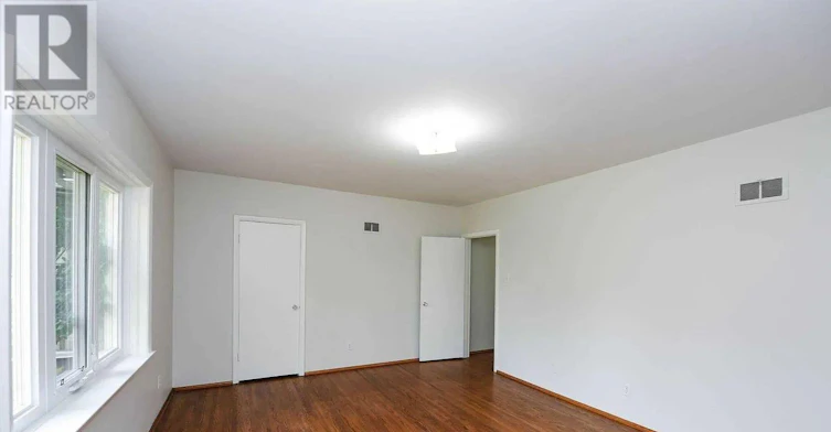 90 Centre Avenue N, Toronto, ON, M2M 2L6 - 8