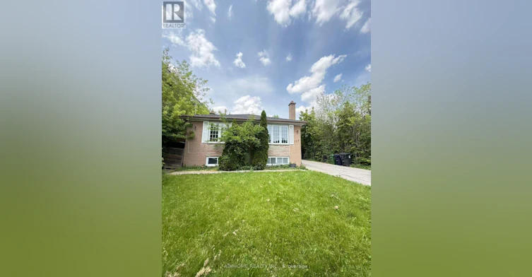 MAIN-256 Patricia Avenue, Toronto, ON, M2M 1J8