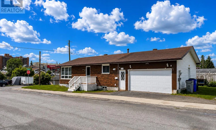 303 Poplar Avenue