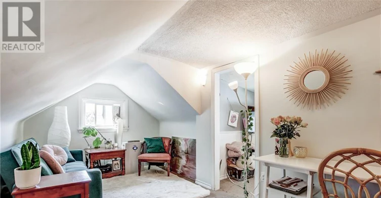 UPPER-5 Linwood Street, St. Catharines, ON, L2R 1H2 - 3