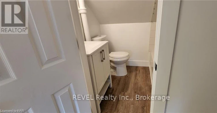 UPPER-5 Linwood Street, St. Catharines, ON, L2R 1H2 - 10