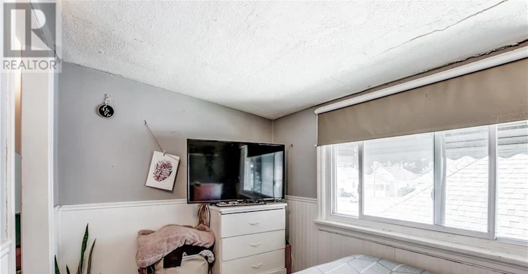 UPPER-5 Linwood Street, St. Catharines, ON, L2R 1H2 - 7