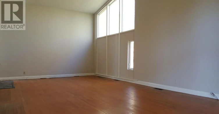63 Banbury Road, Toronto, ON, M3B 2K9 - 3