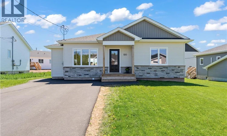 100 Macintosh Boulevard