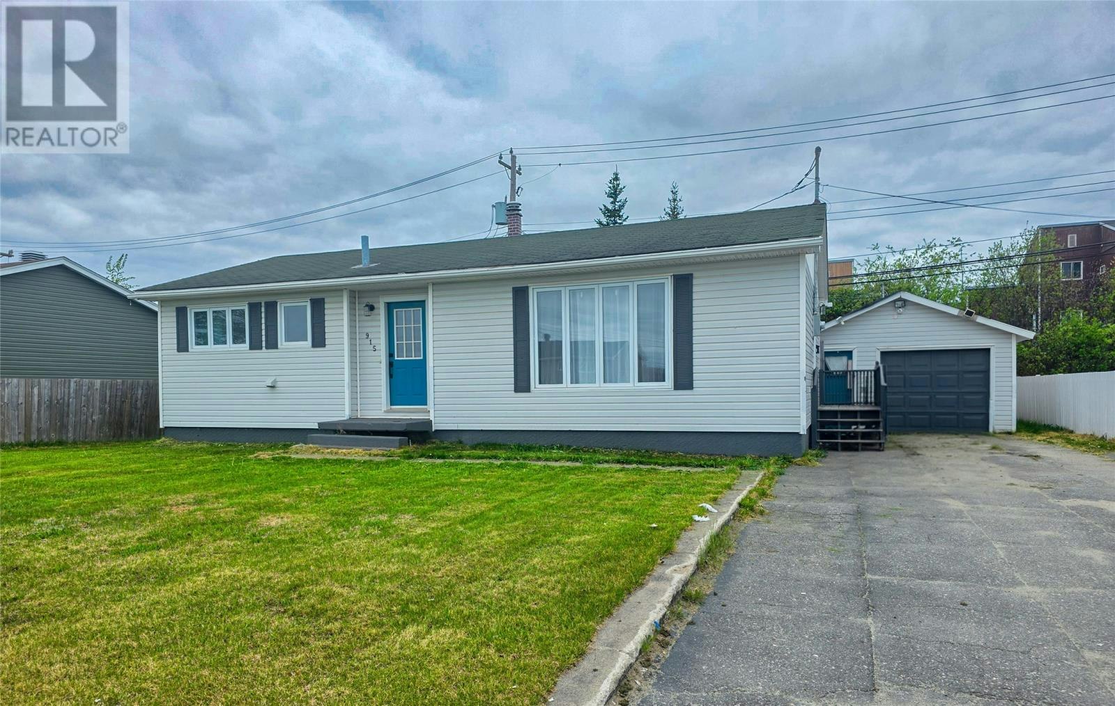 915 Bartlett Drive, Labrador City, NL, A2V 2N3